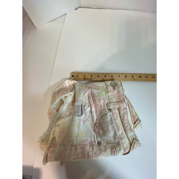 Celebrity Pink Cut-Off Distressed Denim Shorts Junior’s Size 3 - Picture 7 of 7